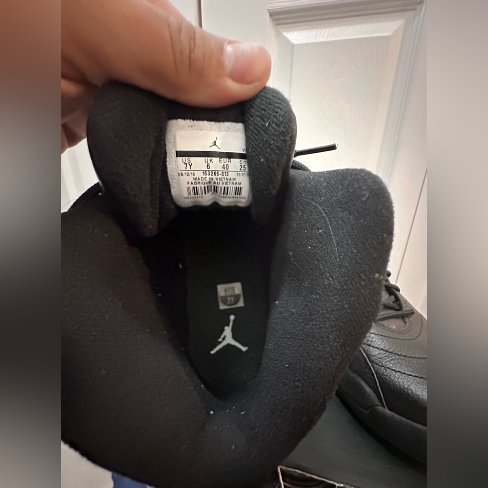 Air Jordan 12 RETRO BG - Picture 3 of 8